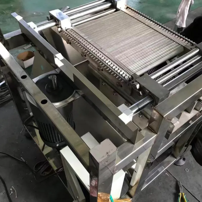 Fish slicing machine