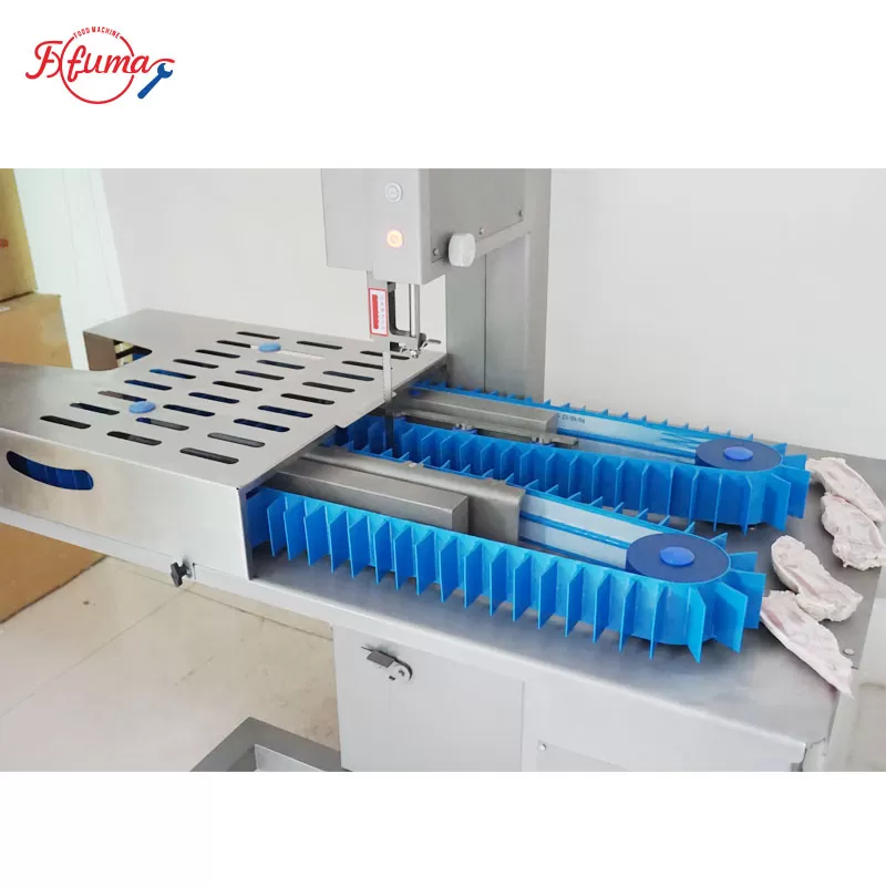 Pig trotters half-splitting machine