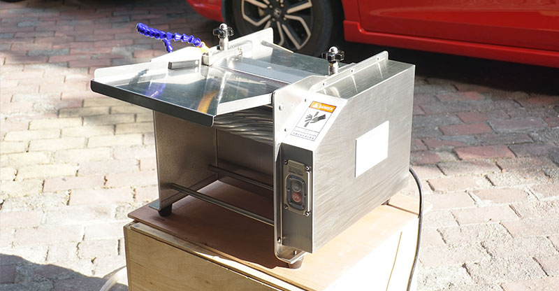 FGB-270 Tabletop skinning machine for fish/sqiud